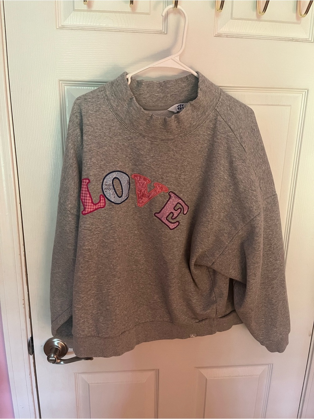 LOVE Appliqué Gray Women's Mockneck